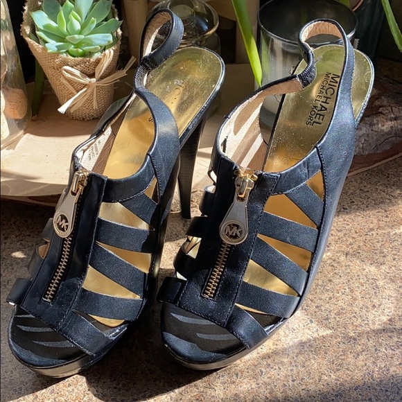 Michael Kors Shoes - Michael Kors Platform Heel 😍